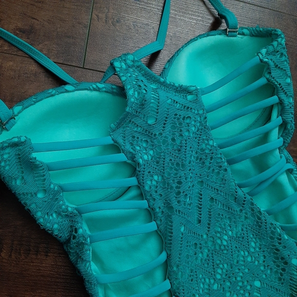 COPY - TiniBikini Cut Out Jade Swimsuit NWT Size … - Picture 5 of 11